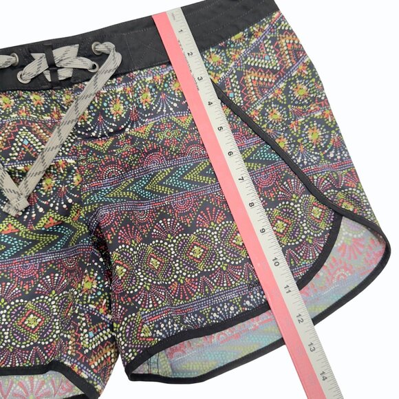 Patagonia Wavefarer Board Shorts Womens 4 Multicolor Bohemian Tribal Drawstring - Picture 9 of 10